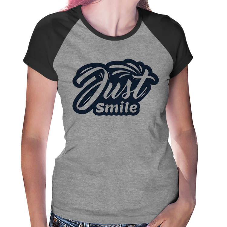 Baby Look Raglan Just Smile - Cinza/Preto