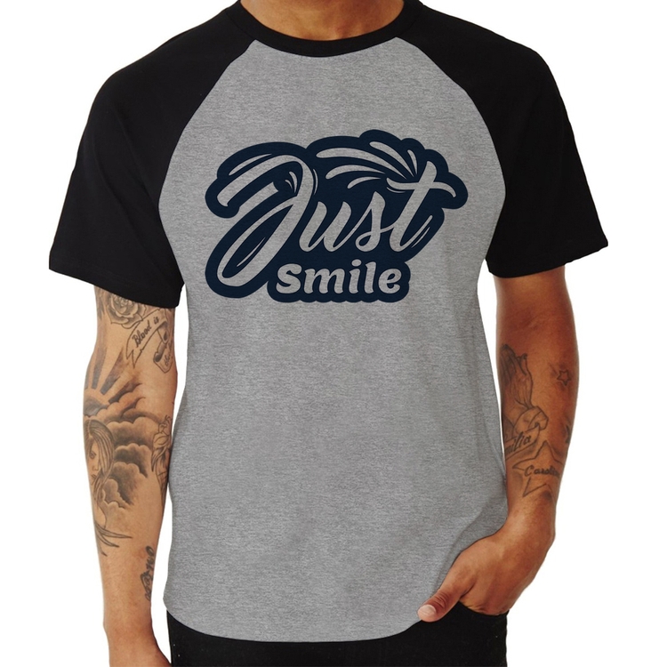 Camiseta Raglan Just Smile - Cinza/Preto
