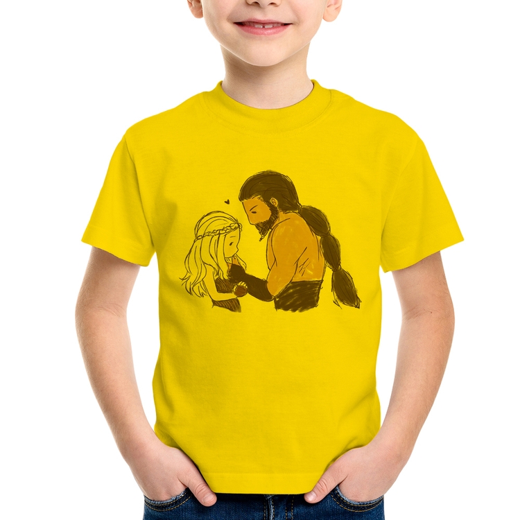 Camiseta Infantil Khal Drogo e Daenerys Targaryen - Amarela