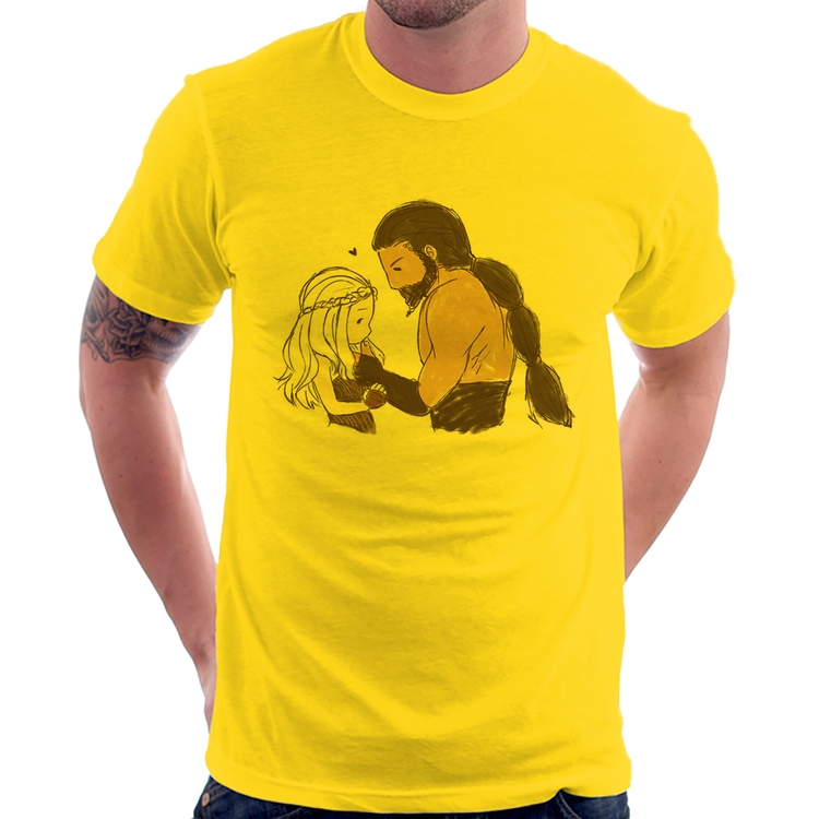 Camiseta Khal Drogo e Daenerys Targaryen - Amarela