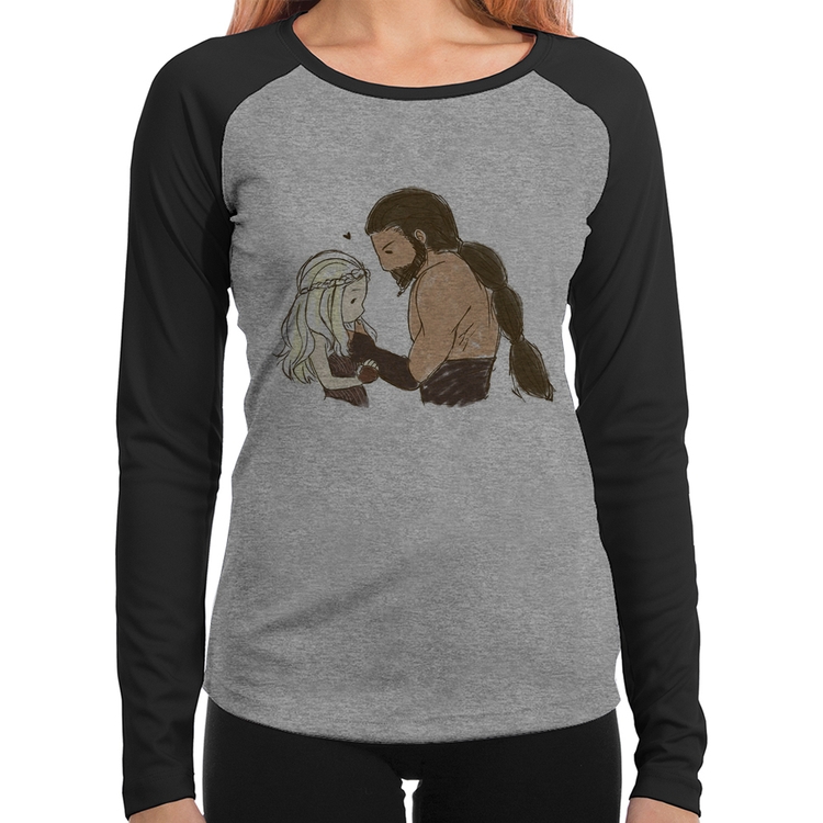 Baby Look Raglan Khal Drogo e Daenerys Targaryen Manga Longa - Cinza/Preto
