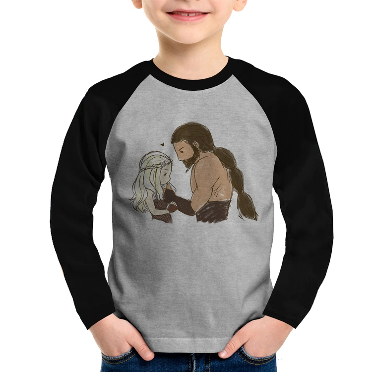 Camiseta Raglan Infantil Khal Drogo e Daenerys Targaryen Manga Longa - Cinza/Preto