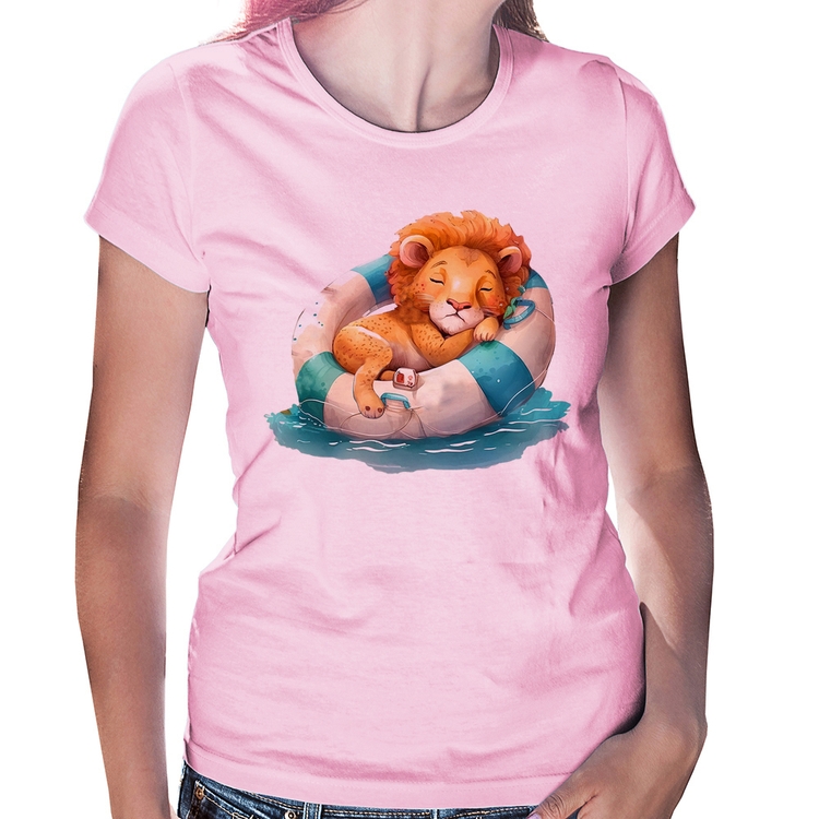 Baby Look Leãozinho Relaxando Na Piscina - Rosa Bebê