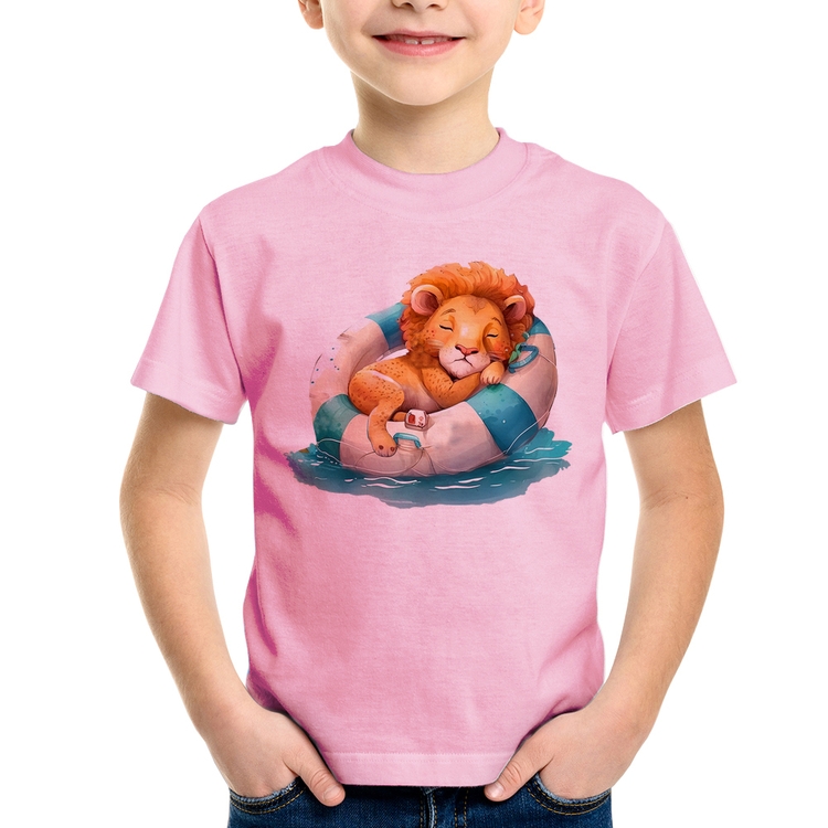 Camiseta Infantil Leãozinho Relaxando Na Piscina - Rosa Bebê