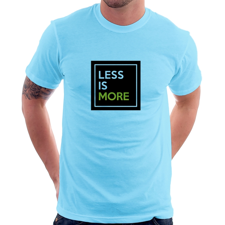 Camiseta Less is More - Azul Bebê