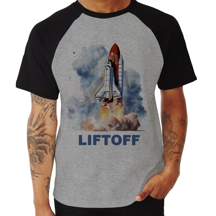 Camiseta Raglan Liftoff: Lançamento do Ônibus Espacial - Cinza/Preto