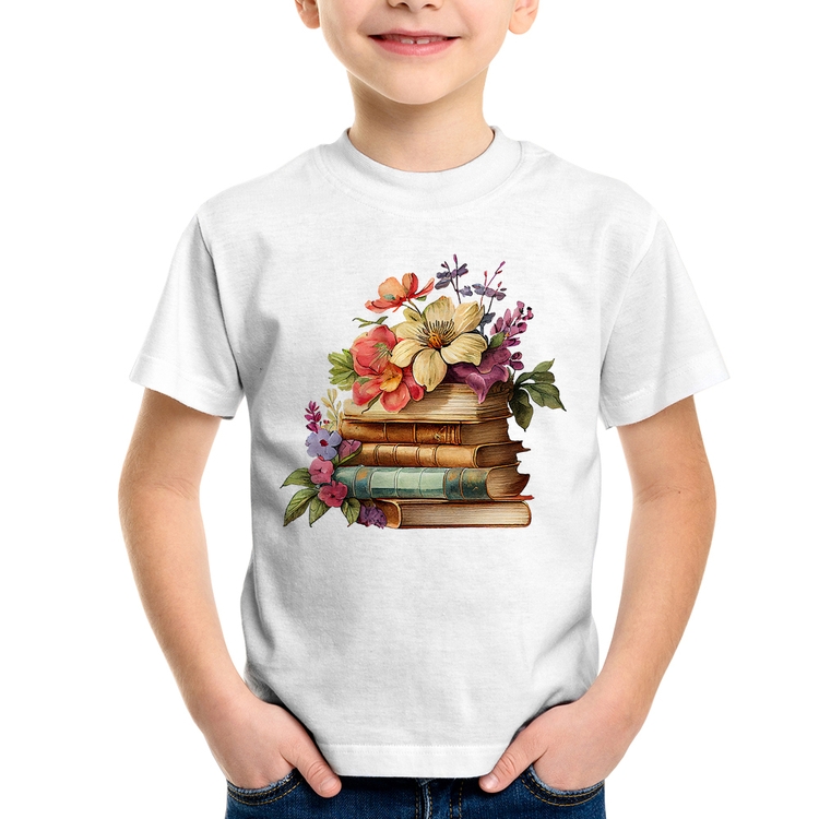 Camiseta Infantil Livros e Flores Vintage