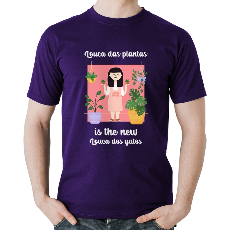 Camiseta Algodão Louca das plantas is the new louca dos gatos - Roxa