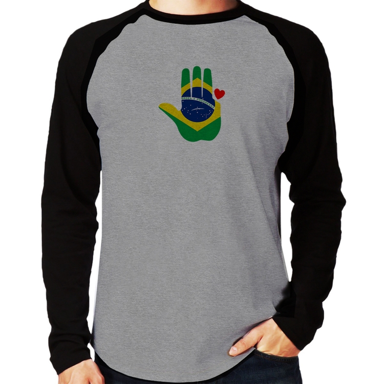 Camiseta Raglan Mão Lula Coração Bandeira Brasil 2026 PT 13 Manga Longa - Cinza/Preto