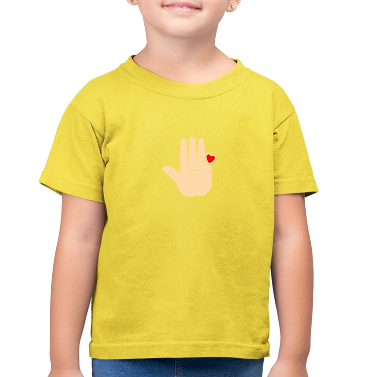 Camiseta Algodão Infantil Mão Lula Coração Dedos 2026 PT 13 - Amarelo Canário