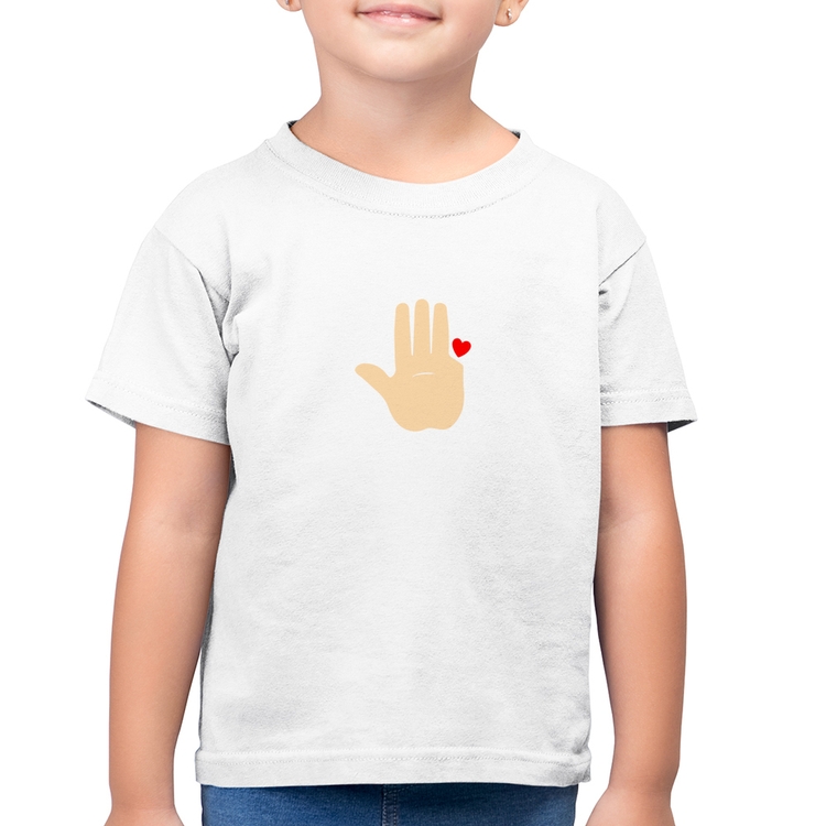 Camiseta Algodão Infantil Mão Lula Coração Dedos 2026 PT 13 - Branca