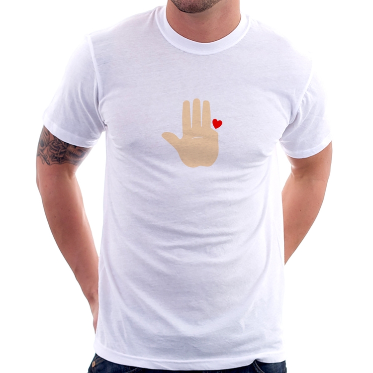 Camiseta Mão Lula Coração Dedos 2026 PT 13