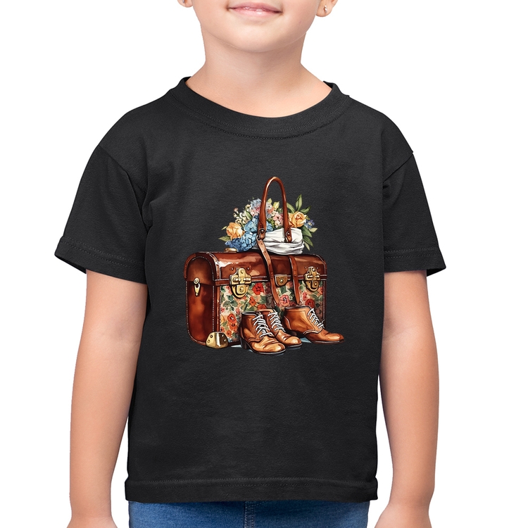 Camiseta Algodão Infantil Mala e Botas Retrô Flores