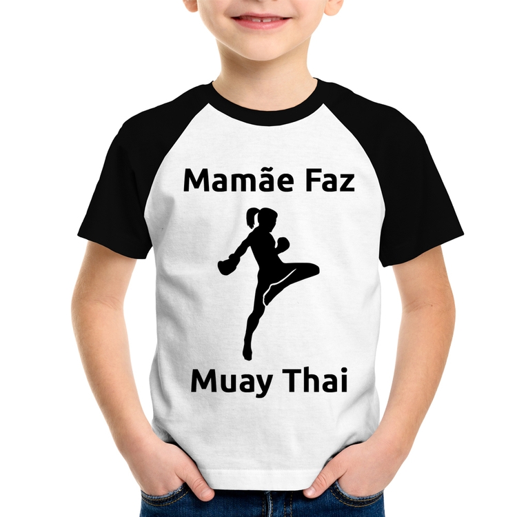 Camiseta Raglan Infantil Mamãe Faz Muay Thai