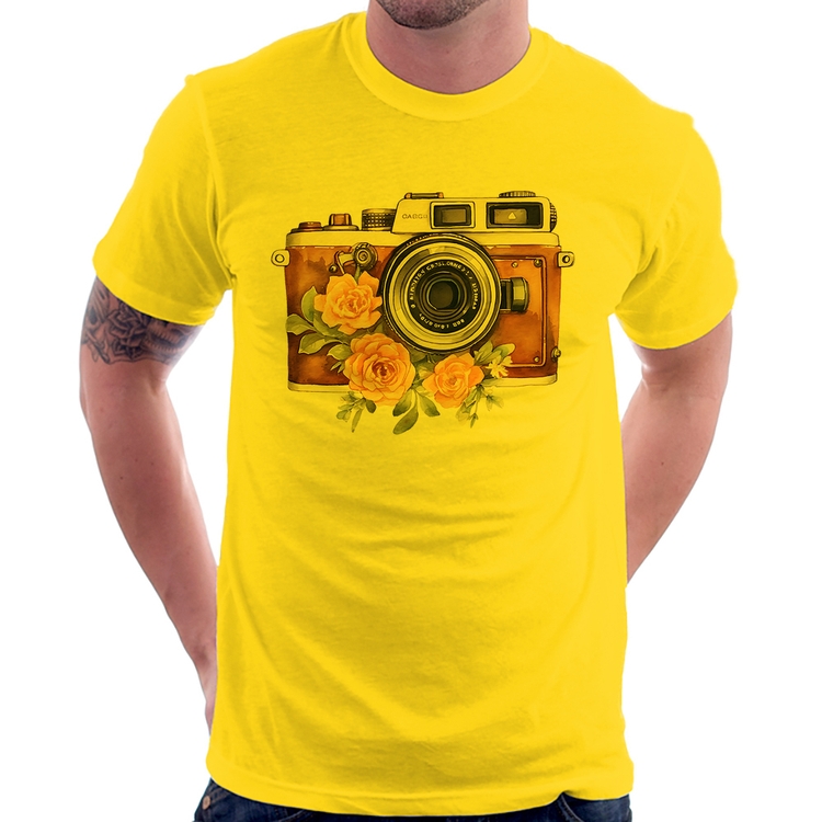 Camiseta Máquina Fotográfica Vintage e Flores - Amarela