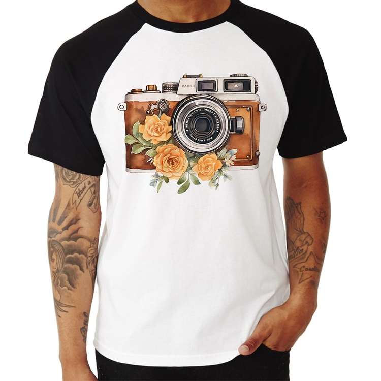 Camiseta Raglan Máquina Fotográfica Vintage e Flores