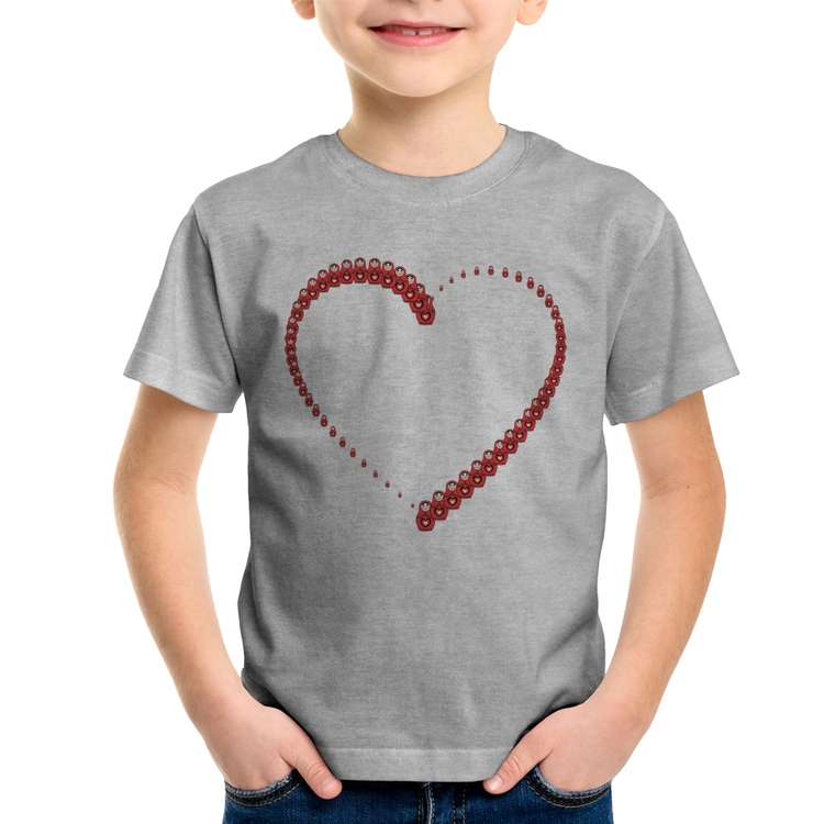 Camiseta Infantil Matrioska Coração - Cinza