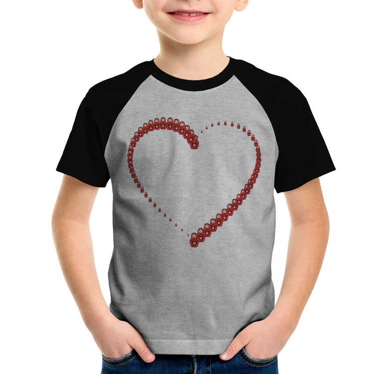 Camiseta Raglan Infantil Matrioska Coração - Cinza/Preto