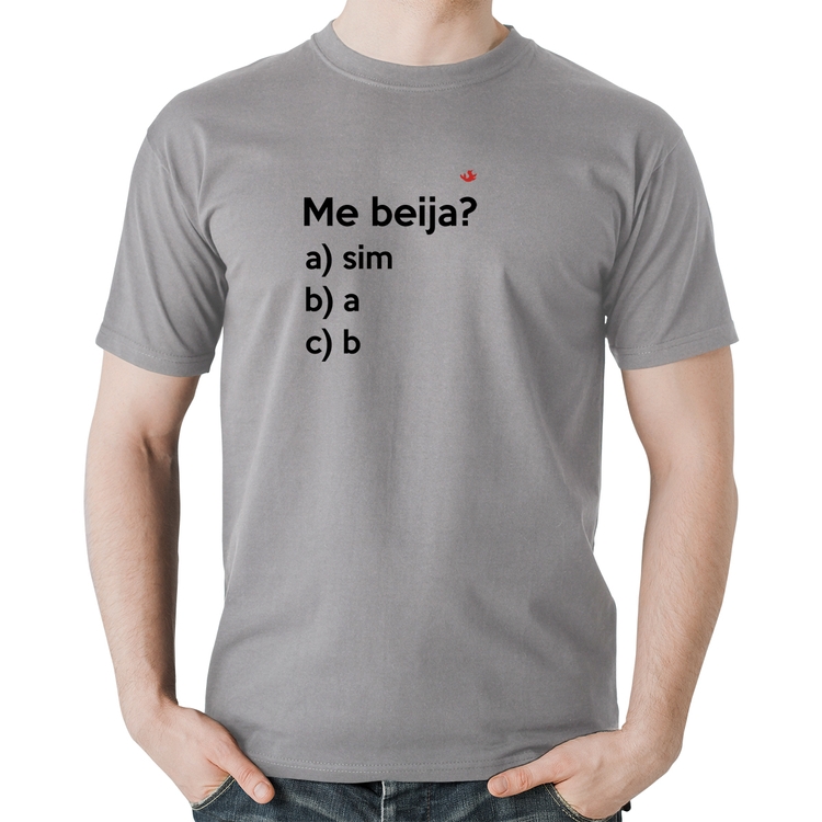 Camiseta Algodão Me beija? - Cinza