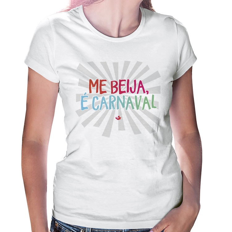 Baby Look Me beija, é carnaval