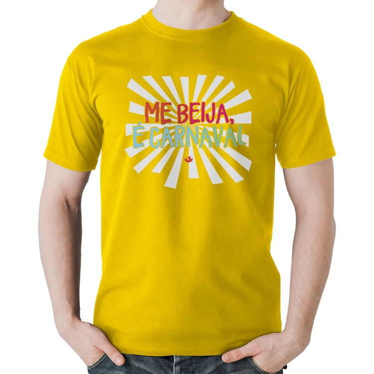 Camiseta Algodão Me beija, é carnaval - Amarela
