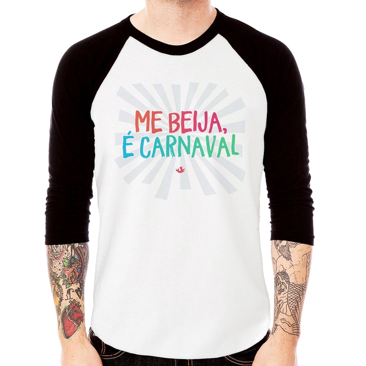 Camiseta Raglan Me beija, é carnaval Manga 3/4