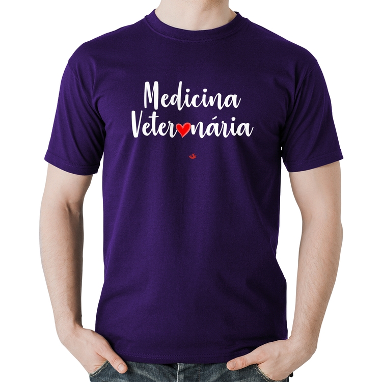 Camiseta Algodão Medicina Veterinária por amor - Roxa