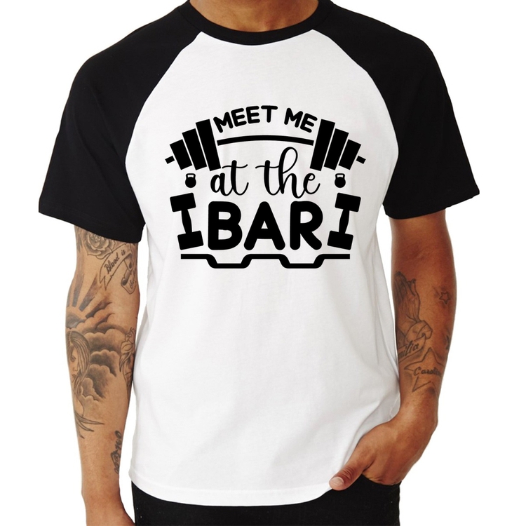 Camiseta Raglan Meet Me At The Bar