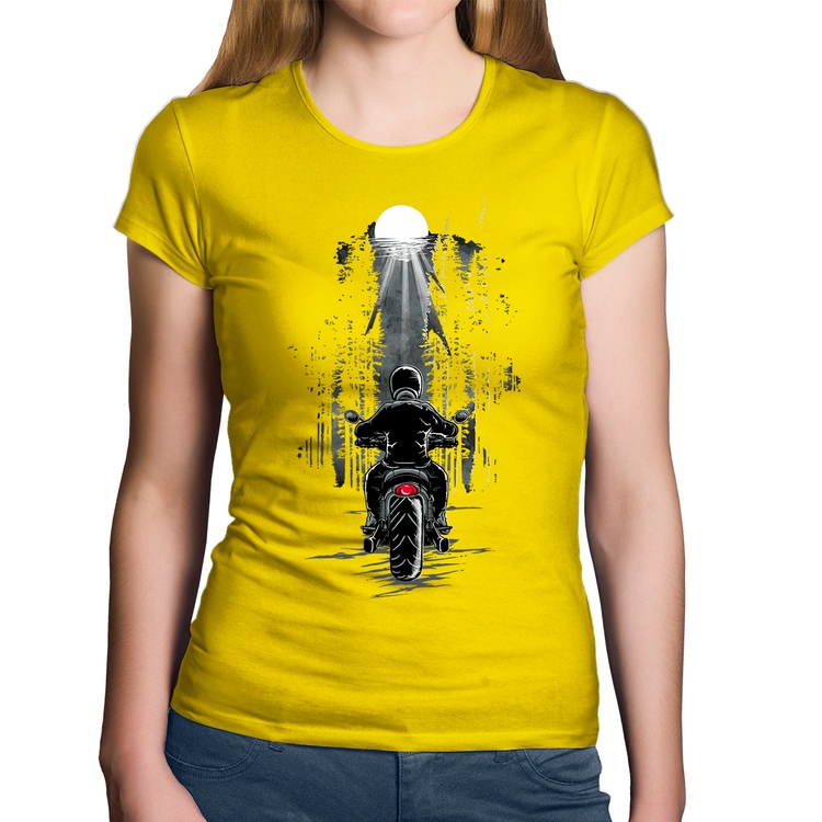 Baby Look Algodão Motociclista na floresta - Amarela