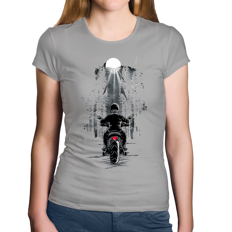 Baby Look Algodão Motociclista na floresta - Cinza