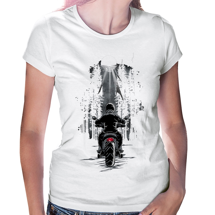 Baby Look Motociclista na floresta