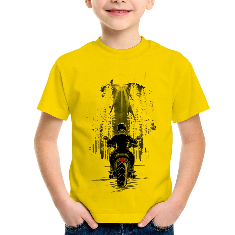 Camiseta Infantil Motociclista na floresta - Amarela