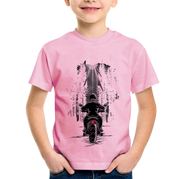 Camiseta Infantil Motociclista na floresta - Rosa Bebê