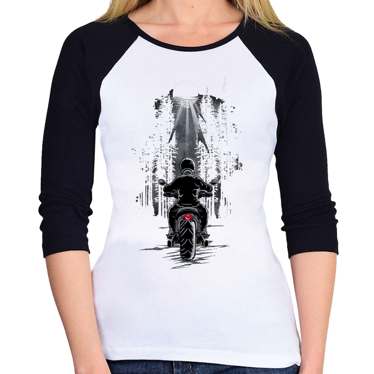 Baby Look Raglan Motociclista na floresta Manga 3/4