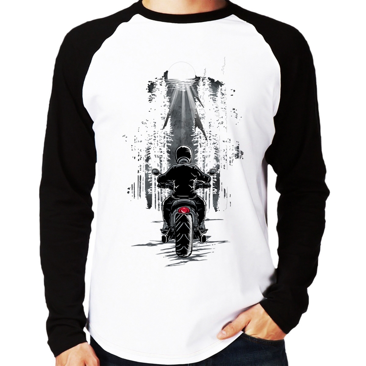 Camiseta Raglan Motociclista na floresta Manga Longa