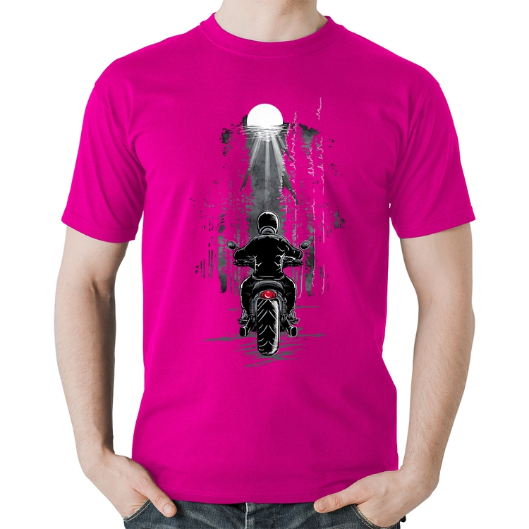 Camiseta Algodão Motociclista na floresta - Rosa
