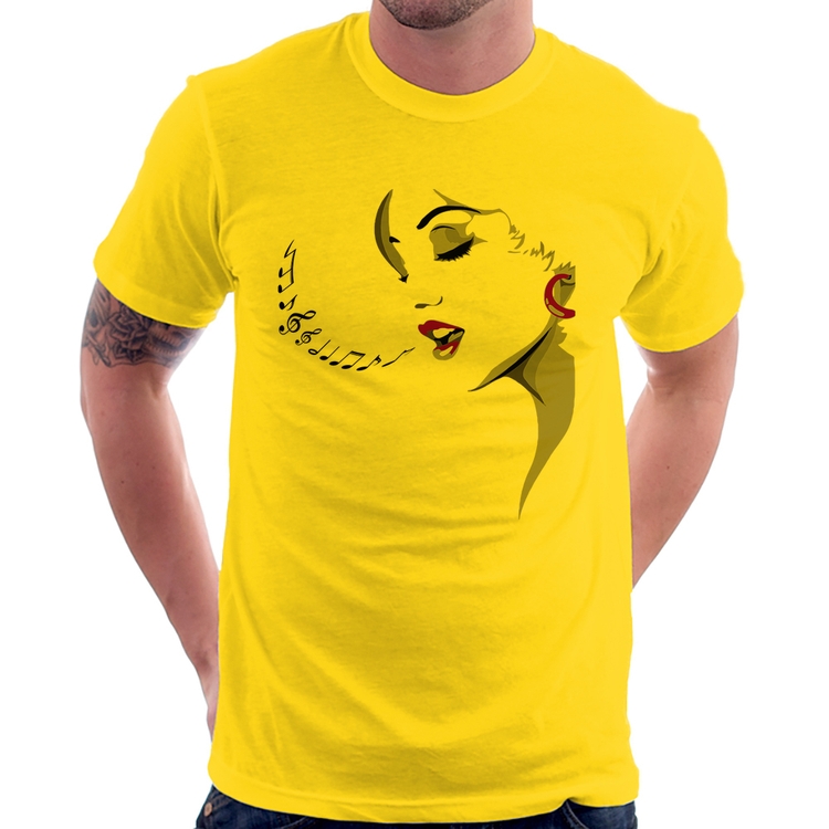 Camiseta Mulher Cantando - Amarela
