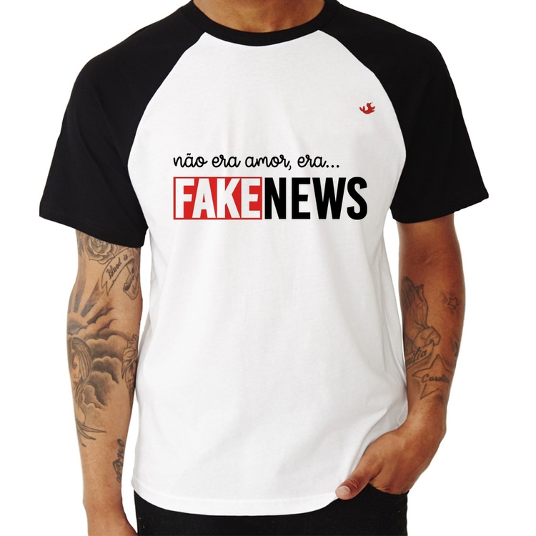 Camiseta Raglan Não era amor, era... fake news