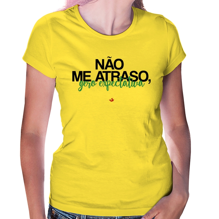 Baby Look Não me atraso, gero expectativa - Amarela