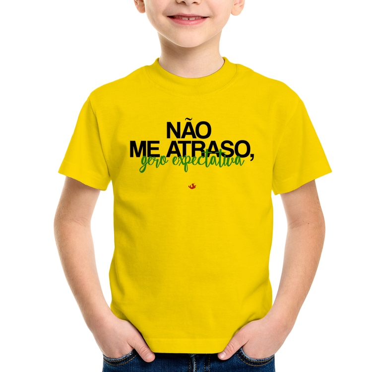 Camiseta Infantil Não me atraso, gero expectativa - Amarela