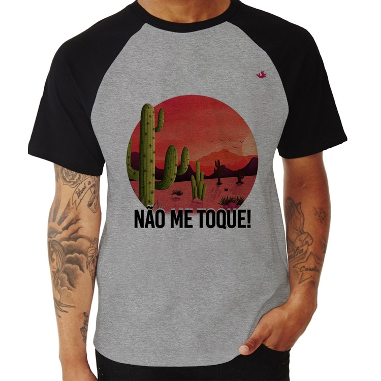 Camiseta Raglan Não me toque! - Cinza/Preto
