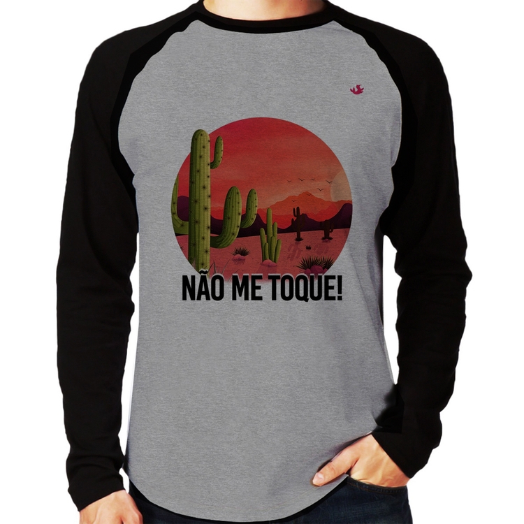 Camiseta Raglan Não me toque! Manga Longa - Cinza/Preto