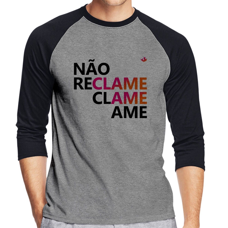 Camiseta Raglan Não reclame, clame, ame Manga 3/4 - Cinza/Preto