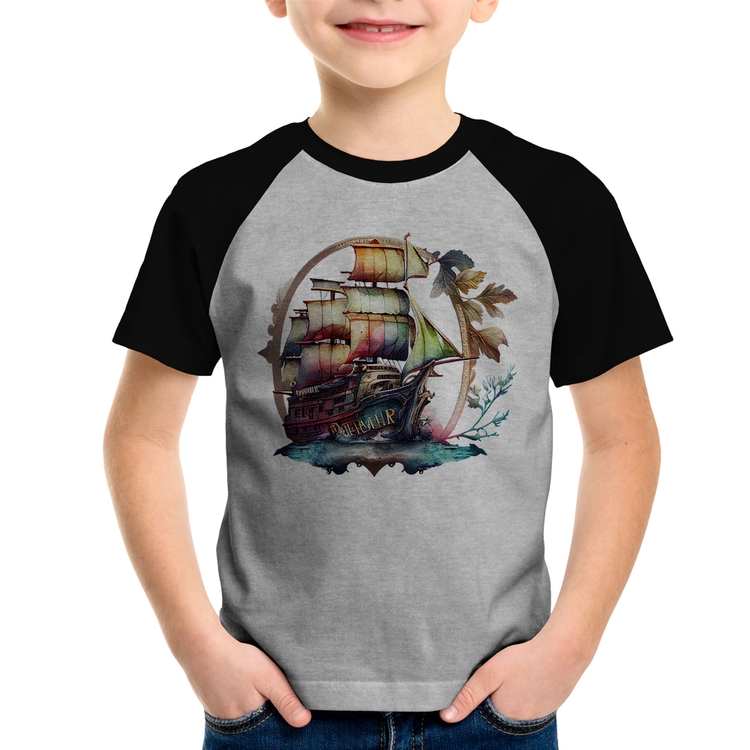 Camiseta Raglan Infantil Navio e Flores - Cinza/Preto