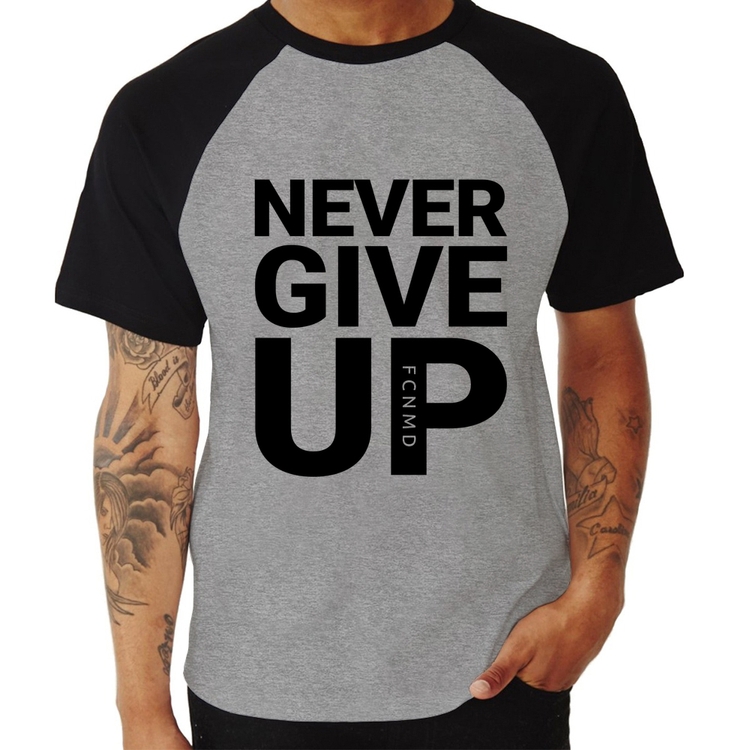 Camiseta Raglan Never give up - Cinza/Preto