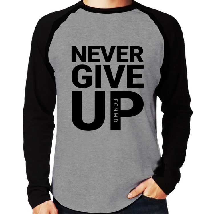Camiseta Raglan Never give up Manga Longa - Cinza/Preto