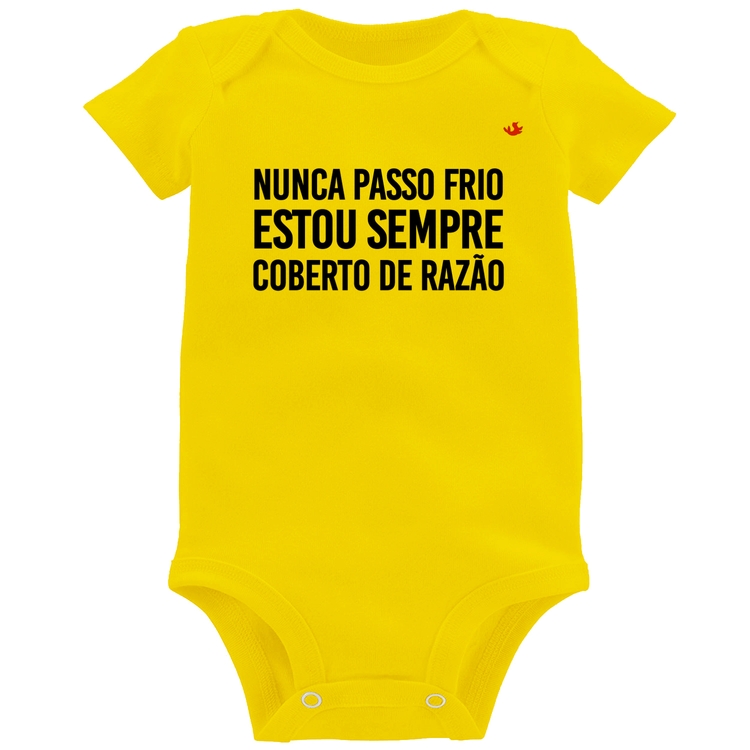 Body Bebê Nunca passo frio, estou sempre coberto de razão - Amarelo