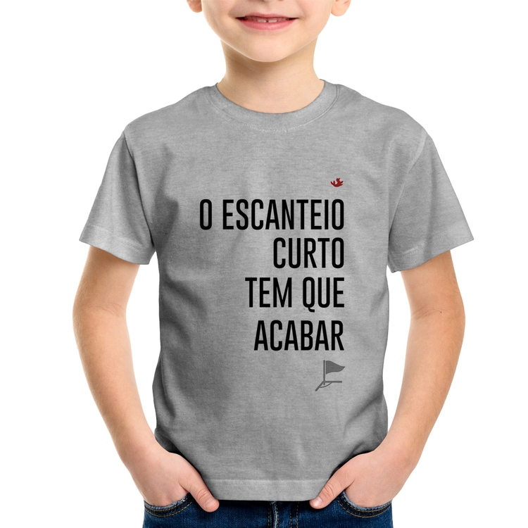 Camiseta Infantil O escanteio curto tem que acabar - Cinza