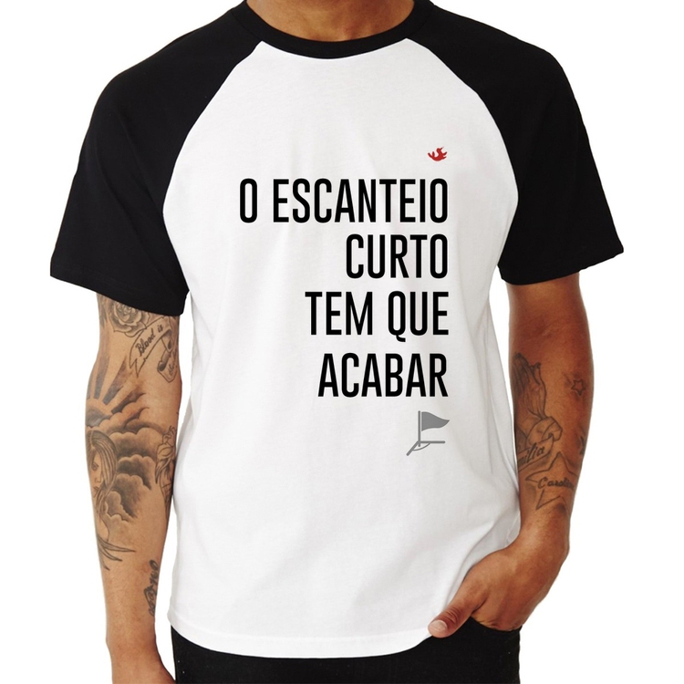 Camiseta Raglan O escanteio curto tem que acabar