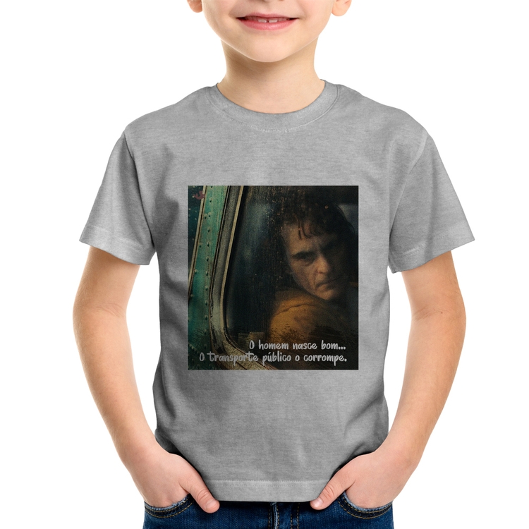 Camiseta Infantil O homem nasce bom, o transporte público o corrompe - Cinza